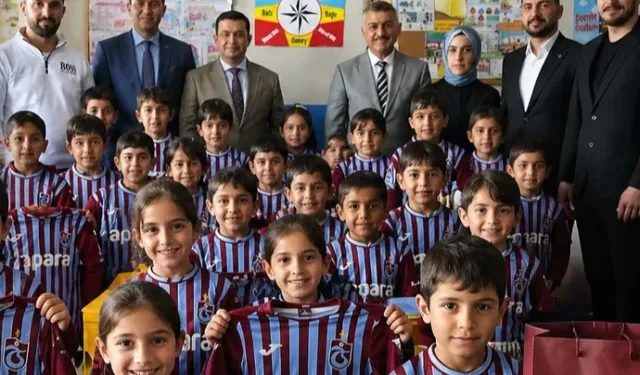 Patnoslu öğrencilere Trabzonspor forması hediye edildi!