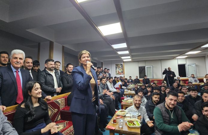 Suna Kepolu Ataman’dan Gençler İçin Çok Amaçlı Merkez Talebi