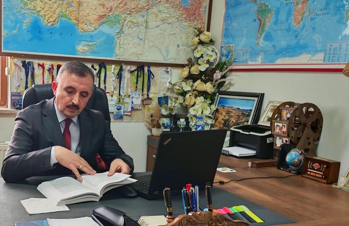 Prof. Dr. Faruk Kaya: Ağrı İli Erirken Seyirci Kalabilir miyiz?