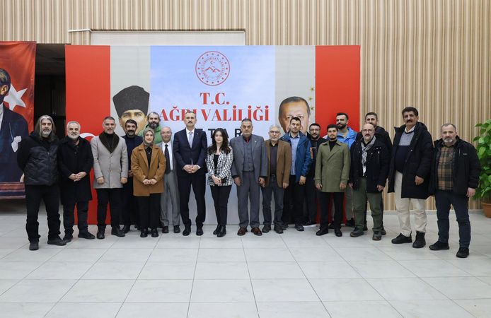 Ağrı Valisi Önder Bozkurt, Basın Mensuplarıyla İftarda Buluştu