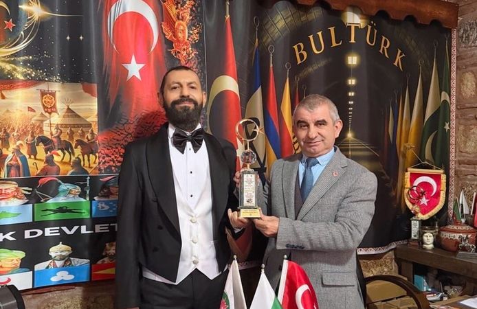 Dünyaca Ünlü Yazar Akif Manaf’a BULTÜRK Barış Ödülü
