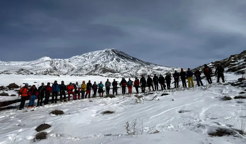TDF’nin 2024 Ağrı dağı kış tırmanışı tamamlandı