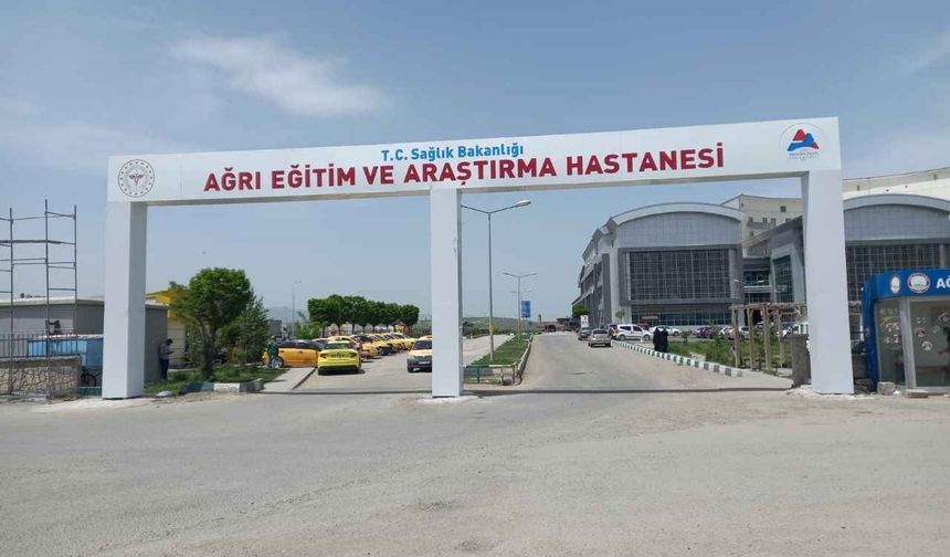 Ağrı Eğitim ve Araştırma Hastanesi'nde işler hızlanıyor