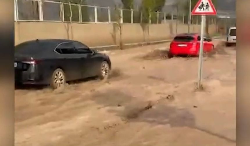 Doğubayazıt, sele teslim oldu!