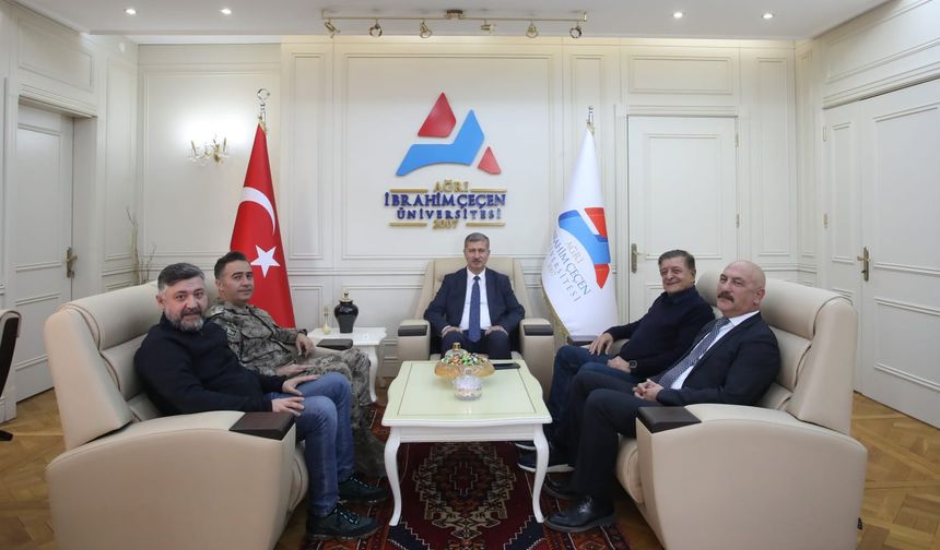 Ağrı İl Emniyet Müdürü ve Teknik Direktör Yılmaz Vural, AİÇÜ’yü Ziyaret Etti