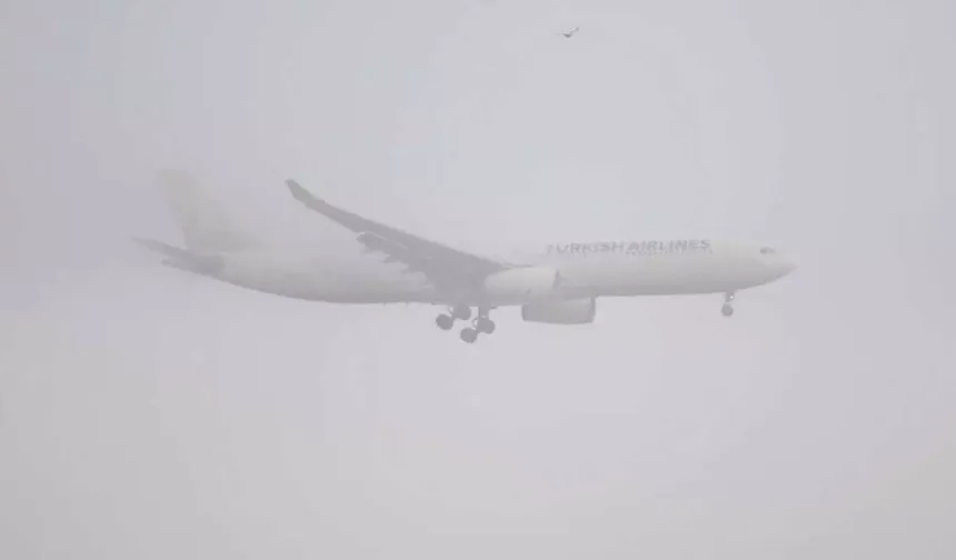 Ağrı’da yoğun sis hava trafiğini etkiledi