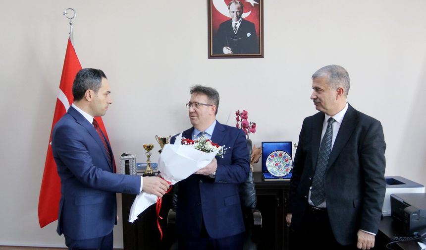 AİÇÜ Eczacılık Fakültesinde Dekanlık Devir Teslim Töreni Gerçekleştirildi