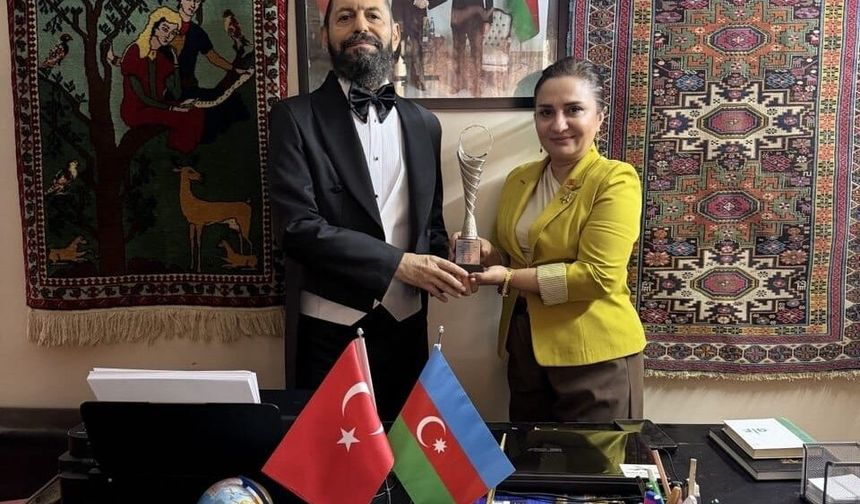 Dünyaca Ünlü Yazar Akif Manaf’a Anlamlı Ödül: “Barış Sanatı Ödülü”