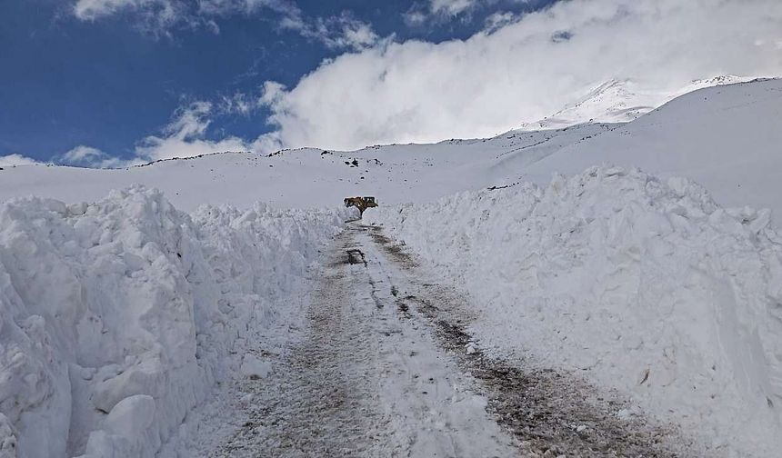 Kayıp dağcı için yollar açılıyor!