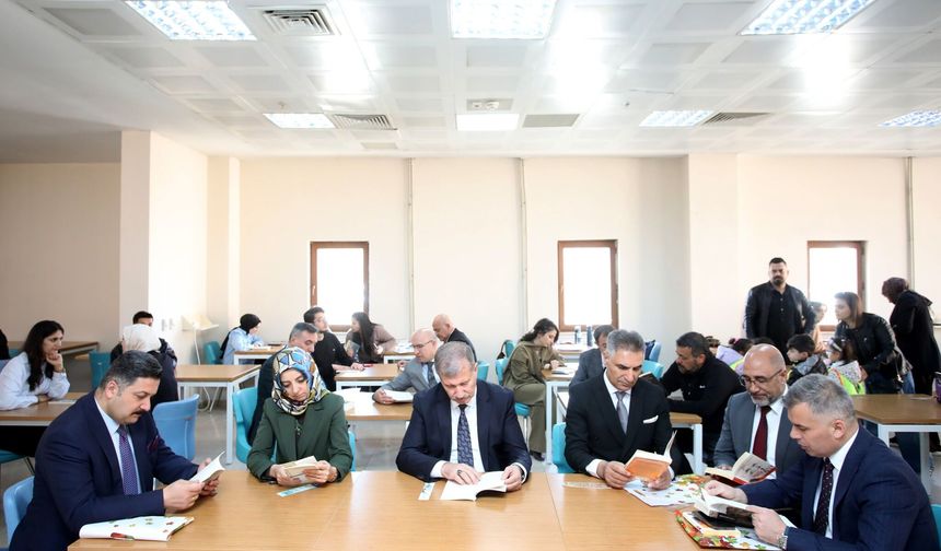 AİÇÜ’de Kütüphaneler Haftası Kapsamında Okuma Etkinliği Gerçekleştirildi