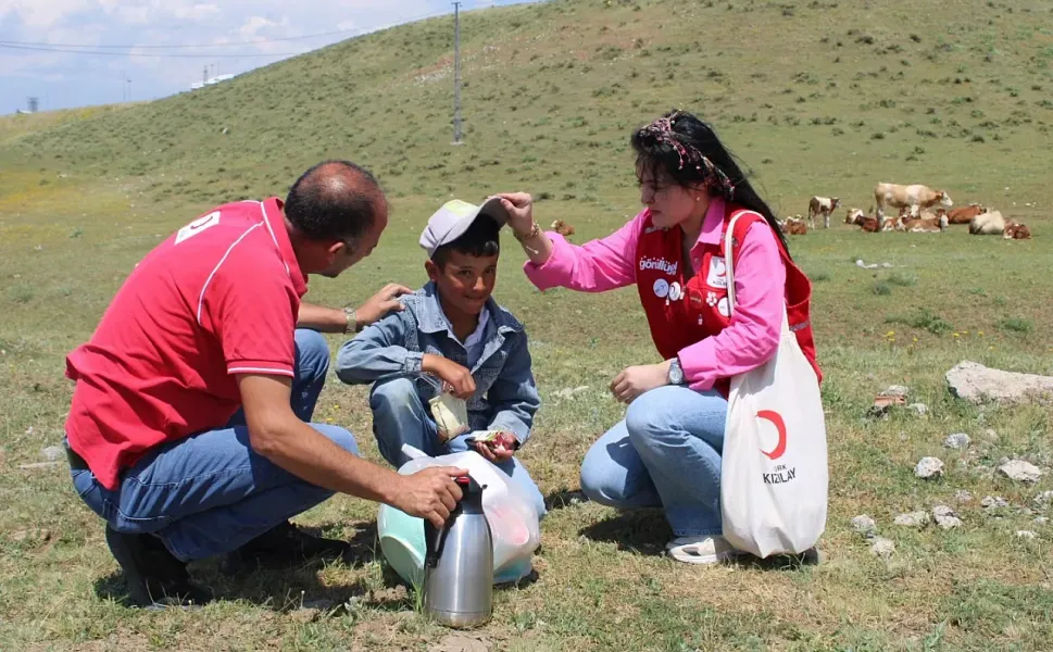 Ağrı'daki iyiliğin adı: Türk Kızılayı