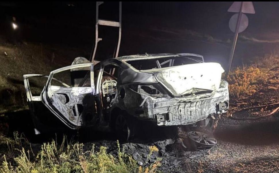 Patnos’taki trafik kazasında araç alev aldı!
