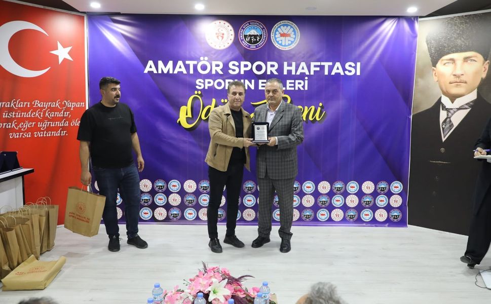OGC Genel Başkanı Nihat Aydın’a 'sporun enleri' ödülü
