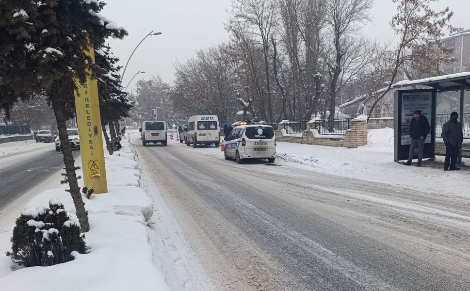 Eksi 25 Derecede Zabıta Nöbeti: Eleşkirt Halkına Yönelik Uygulama Tepki Çekiyor