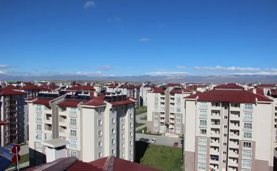 Ağrı’da Konut Fiyatları Tartışması Büyüyor: “Bu Fiyatlar Gerçek Değil”