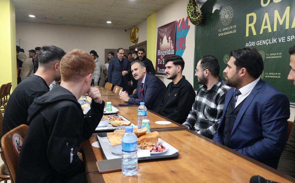 Vali Bozkurt’tan Gençliğe Gönül Köprüsü